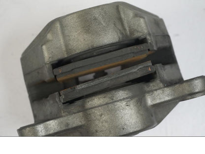 Snett uppifrån på Bromsok från en KTM 1290 Super Duke R -2015 motorcykel.