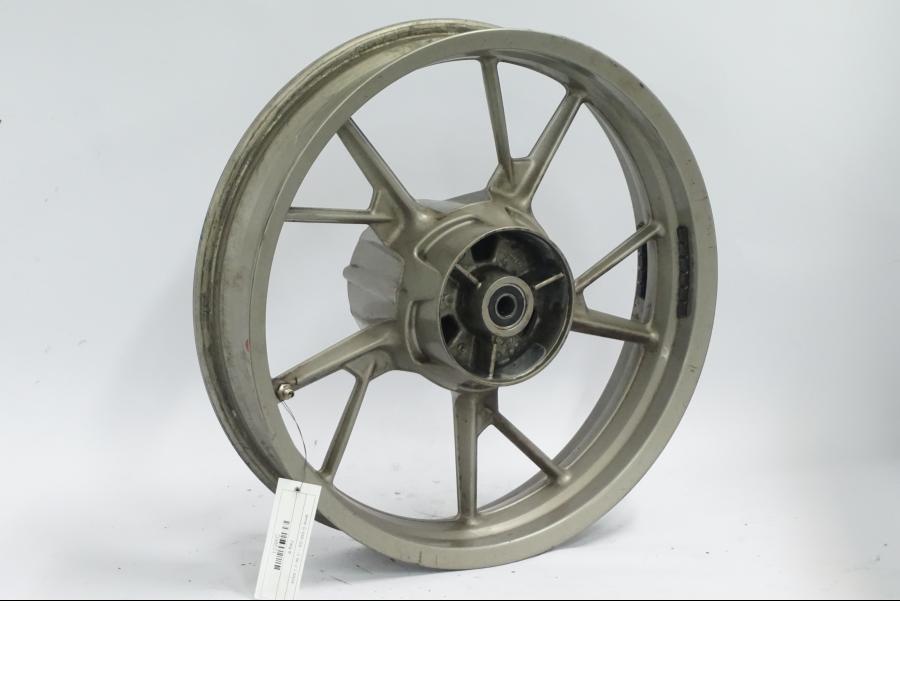 Vänster sida på Fälg från en BMW G 650 GS -2011 motorcykel.