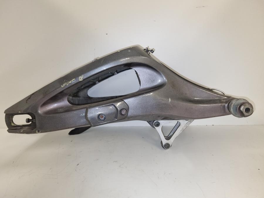 Framsidan på Sving från en Yamaha YZF R6 -2003 motorcykel.