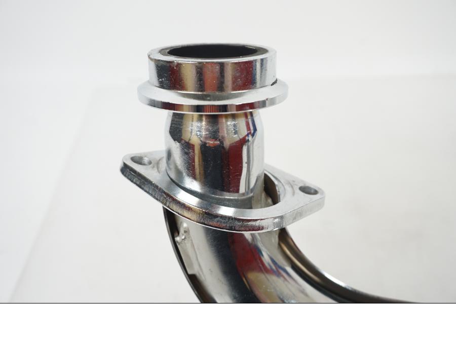 Höger sida på Avgassystem från en Yamaha XV 1600 -2002 motorcykel.