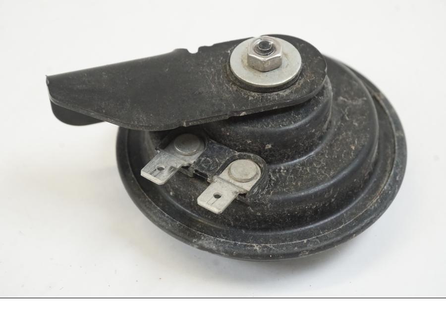 Vänster sida på Signalhorn / Tuta från en Husqvarna 701 Supermoto -2020 motorcykel.