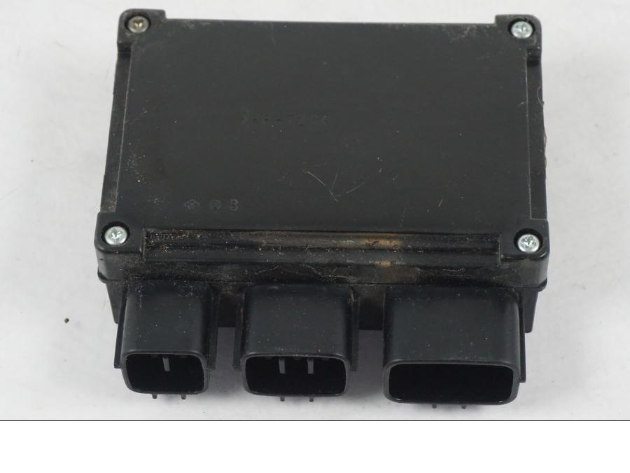 Vänster sida på Reläbox från en Kawasaki ER-6N ABS -2010 motorcykel.