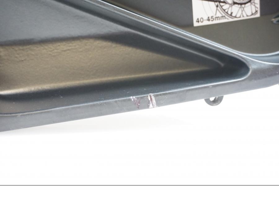 Snett nerifrån på Sving från en KTM 1290 Super Adventure R -2020 motorcykel.