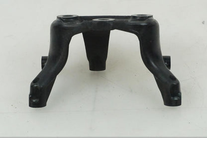 Baksidan på Styrdämparfäste från en Honda CBR 1000 -2005 motorcykel.