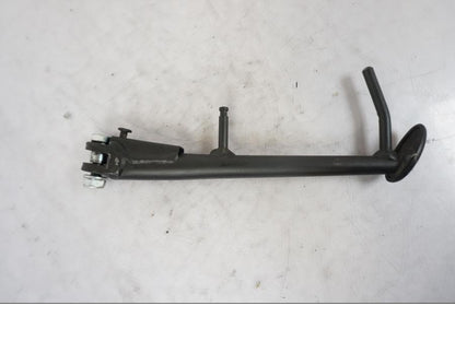 Baksidan på Sidostöd från en Kawasaki Z 800 -2014 motorcykel.