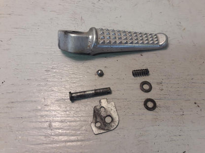 Framsidan på Fotpinne från en Honda CBR 600 -1999 motorcykel.