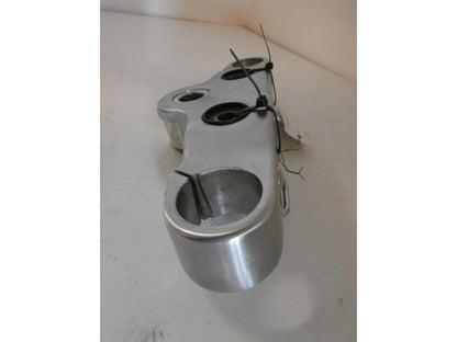 Vänster sida på Gaffelkrona från en Yamaha XV 1600 -2002 motorcykel.