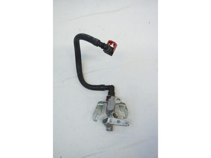 Framsidan på Fuel Rail från en Kawasaki VN 900 -2006 motorcykel.