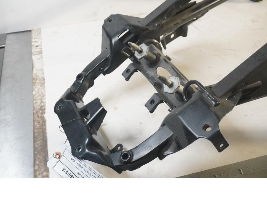 Framsidan på Bakram från en BMW F 800 R -2011 motorcykel.