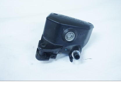 Höger sida på Bromshuvudcylinder från en Kawasaki Ninja 650 -2018 motorcykel.