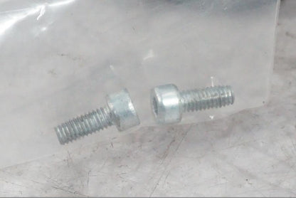 Snett uppifrån på Värmehandtag från en Ducati Multistrada V4 -2024 motorcykel.