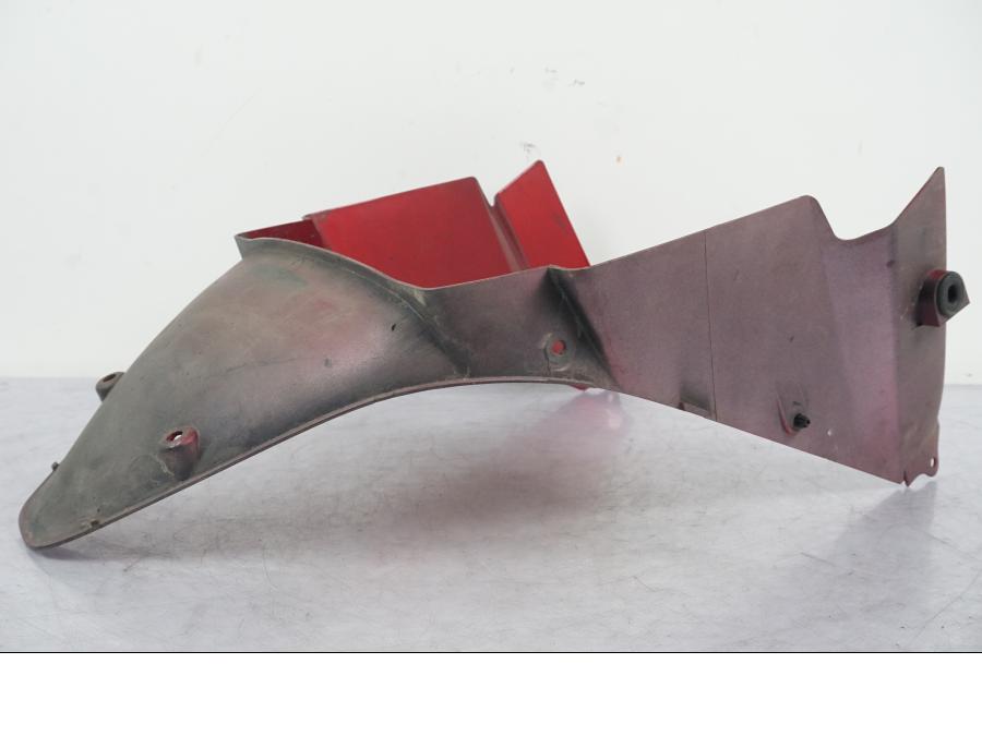 Snett nerifrån på Trekanten från en Honda CBR 1100 XX -1999 motorcykel.