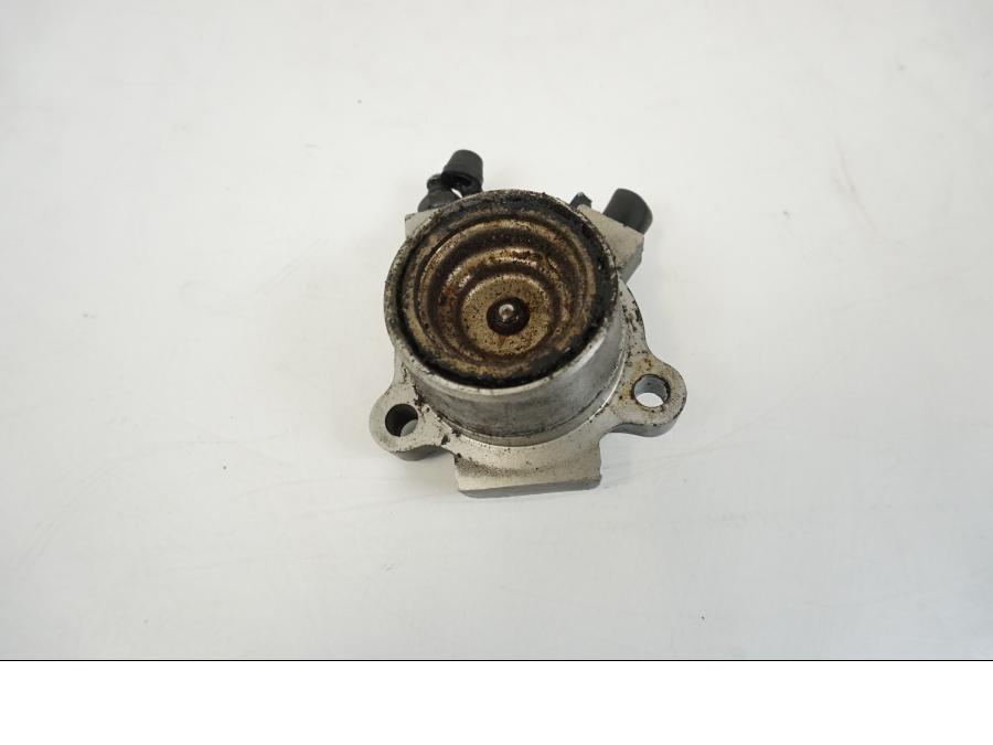 Vänster sida på Kopplingslavcylinder från en Kawasaki ZZR 1100 -1994 motorcykel.