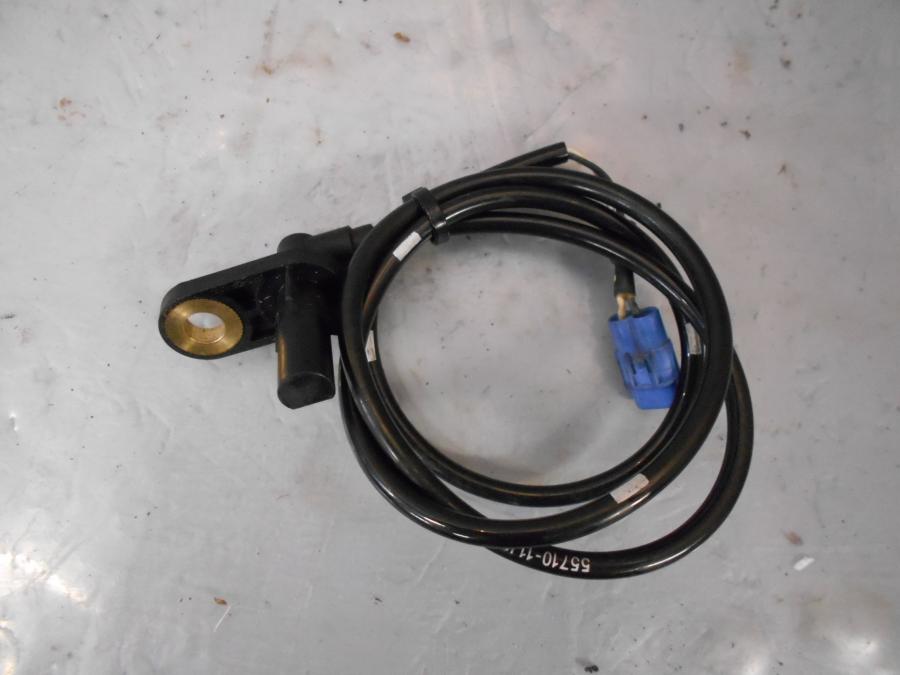 Framsidan på ABS givare från en Suzuki DL 650 -2013 motorcykel.