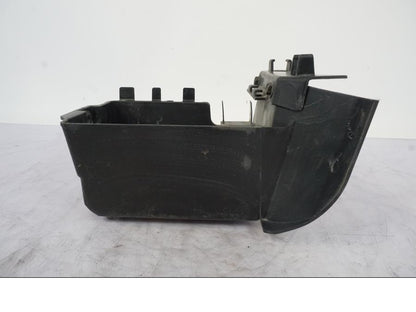 Baksidan på Batterihållare från en Kawasaki VN 1500 -2003 motorcykel.