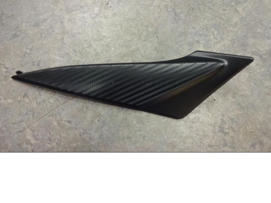 Framsidan på Bensintankskåpa från en Suzuki GSX-R 750 -2015 motorcykel.