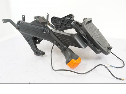 Framsidan på Sidoväskhållare från en Honda CBR 1000 F -1989 motorcykel.