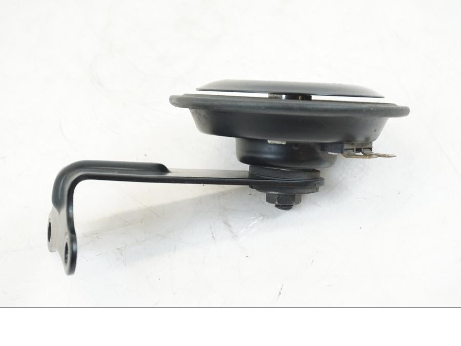 Baksidan på Signalhorn / Tuta från en Suzuki GSX-R 750 -2008 motorcykel.