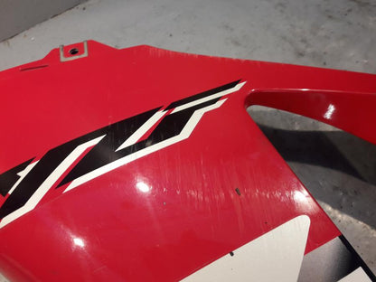 Vänster sida på Sidkåpa från en Yamaha YZF 1000 R1 -1998 motorcykel.