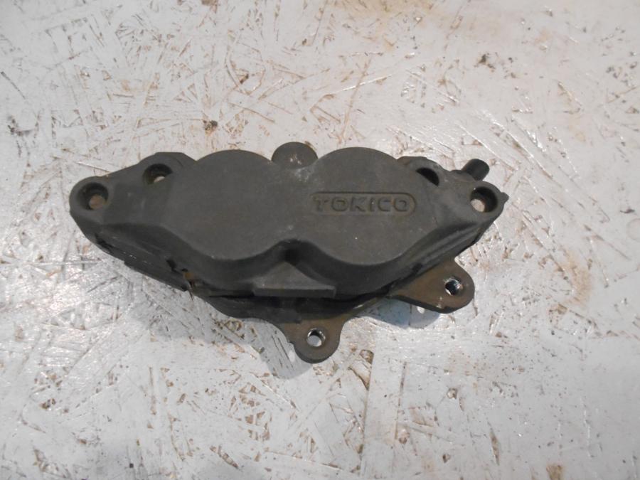 Baksidan på Bromsok från en BMW K 1300 R -2009 motorcykel.