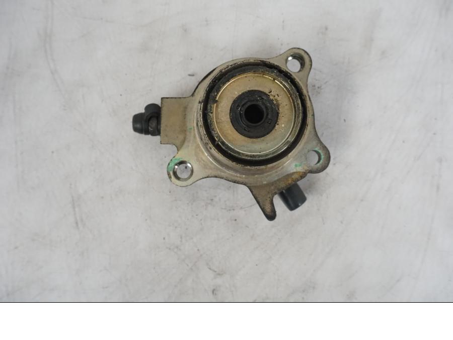 Snett uppifrån på Kopplingslavcylinder från en Honda VTR 1000 F -1997 motorcykel.