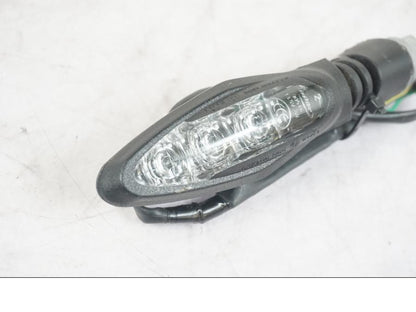 Baksidan på Blinkers LED från en KTM 1290 Super Adventure S -2022 motorcykel.