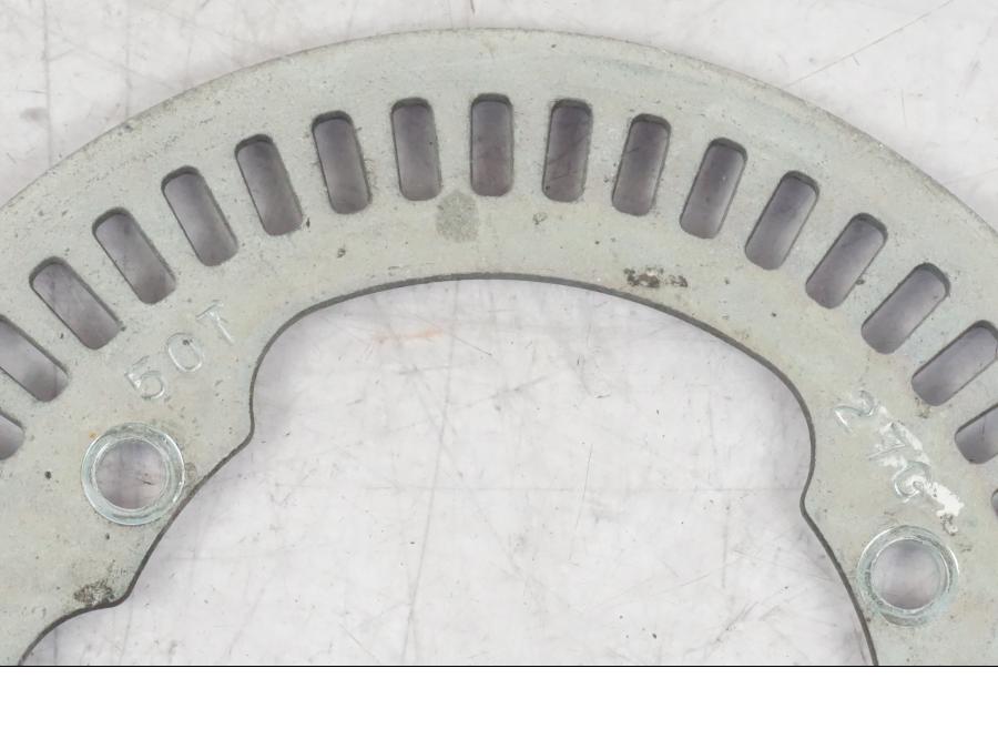 Snett uppifrån på ABS krans från en Suzuki GSF 1250 -2010 motorcykel.