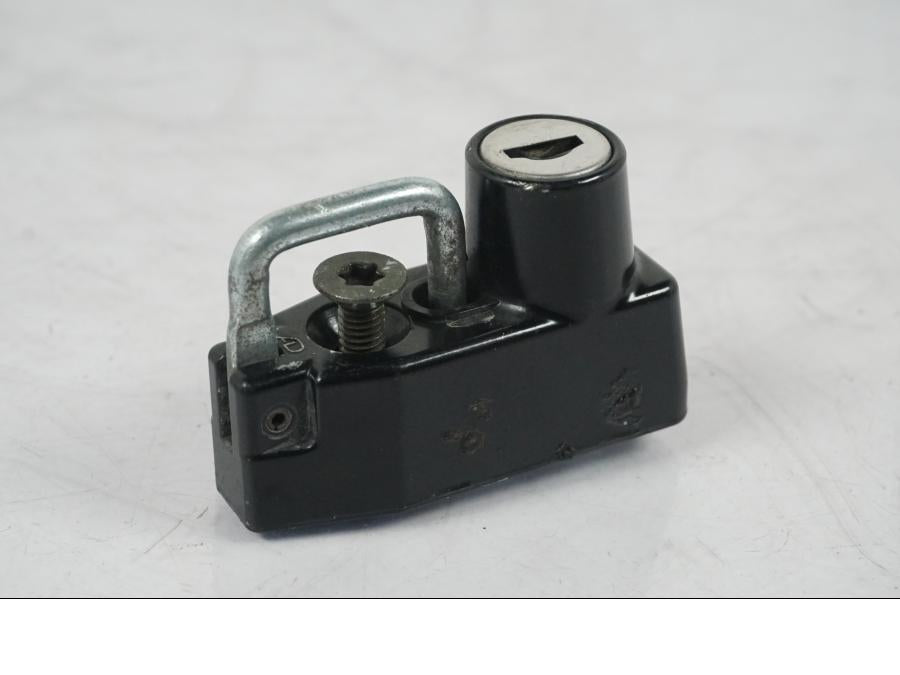 Extrabild2 på Låssats från en Yamaha XVS 1100 -2003 motorcykel.