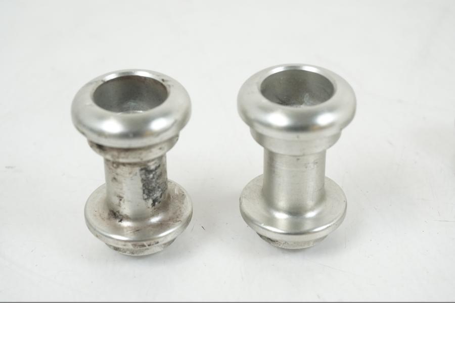 Baksidan på bobiner / svingrullar från en BMW S 1000 R -2019 motorcykel.