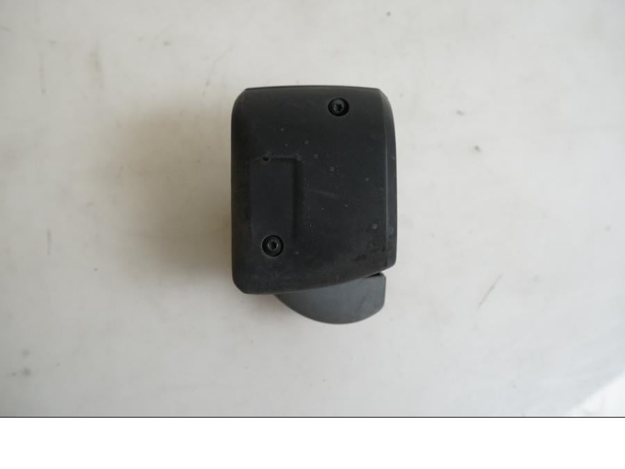 Vänster sida på Styrelreglage från en BMW K 1200 S -2007 motorcykel.