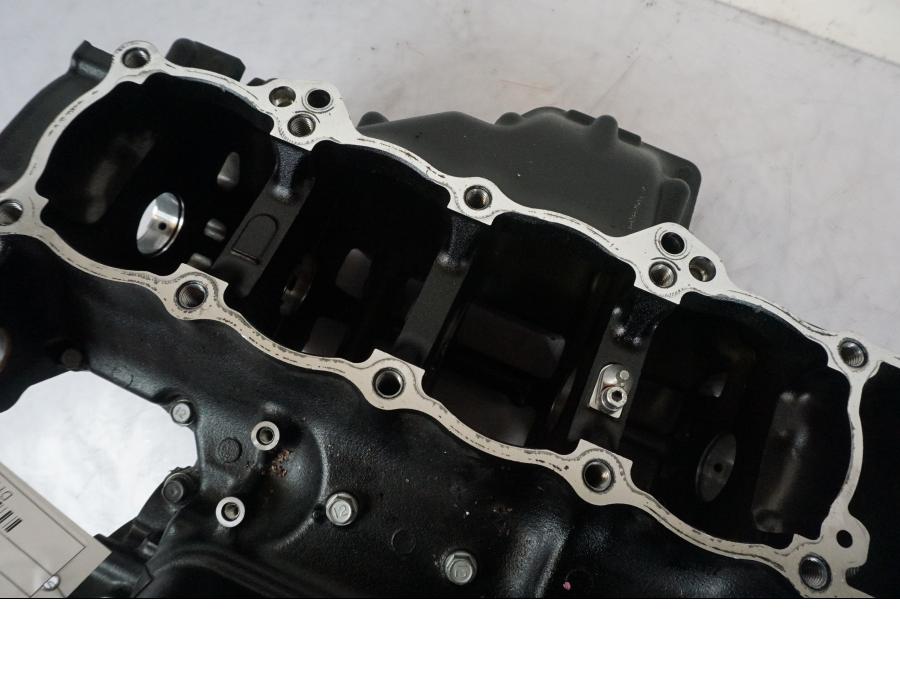 Höger sida på Motorblock från en Kawasaki Z 900 -2019 motorcykel.