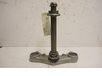 Framsidan på Gaffelkrona från en Honda CB 1300 F -2004 motorcykel.