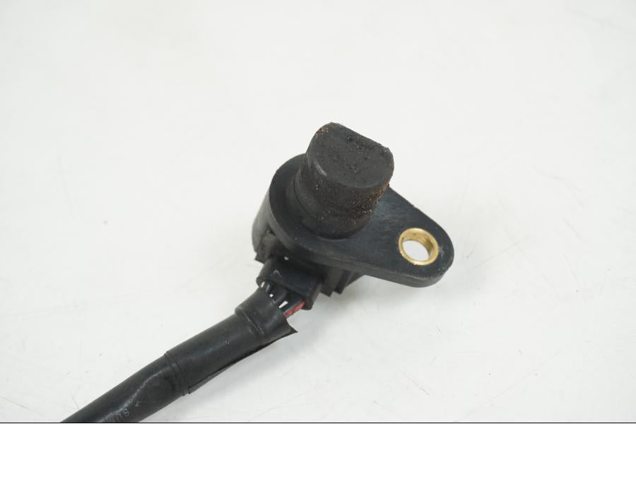 Baksidan på Hastighetsgivare från en Suzuki GSX-R 750 -2001 motorcykel.