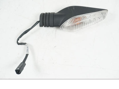 Framsidan på Blinkers från en Ducati Hyperstrada -2013 motorcykel.