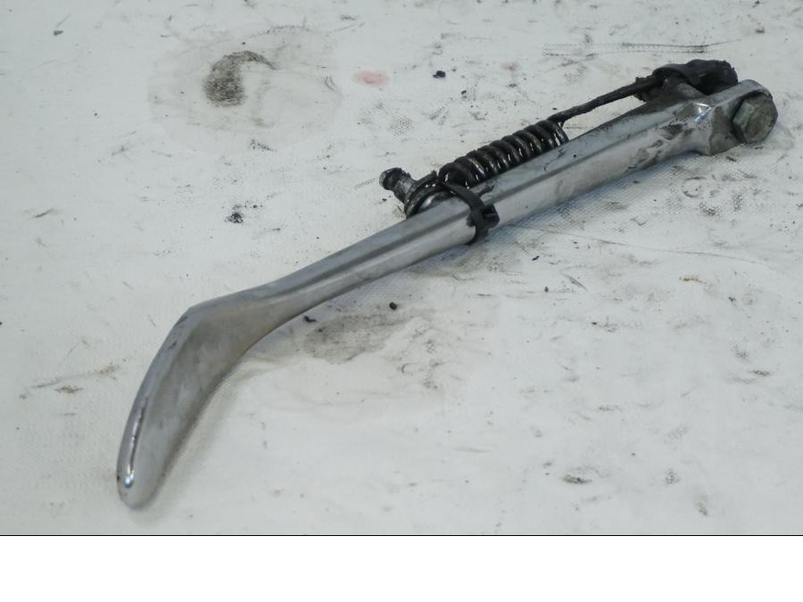 Höger sida på Sidostöd från en Kawasaki VN 1500 -1996 motorcykel.