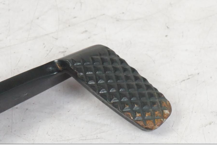 Baksidan på Bromspedal från en Suzuki GSX-S 1000 -2017 motorcykel.