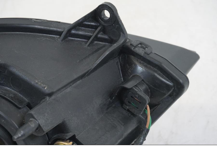 Extrabild2 på Strålkastare från en Honda VFR 800 -2003 motorcykel.