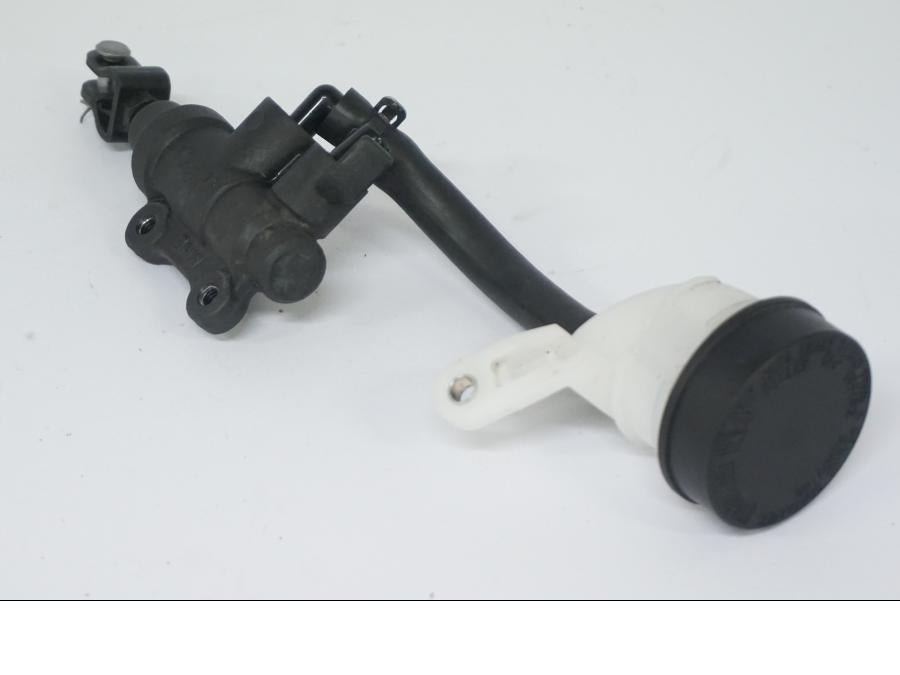 Höger sida på Bromshuvudcylinder från en BMW R 1250 GS -2022 motorcykel.