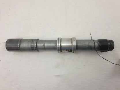 Framsidan på Axel från en BMW R 1200 GS -2006 motorcykel.