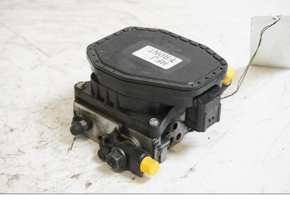 Framsidan på ABS Modulator från en Honda CBR 1000 RR -2009 motorcykel.