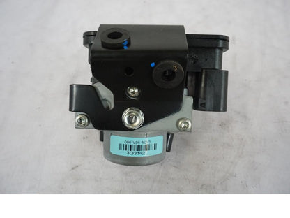 Vänster sida på ABS Modulator från en Kawasaki Z 800 -2014 motorcykel.