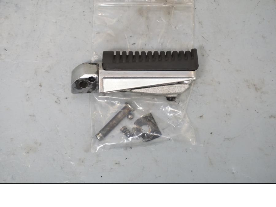 Framsidan på Fotpinne från en Yamaha XJ 6 -2011 motorcykel.