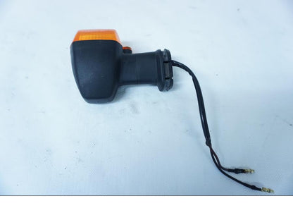 Baksidan på Blinkers från en Yamaha YZF 1000 R -1997 motorcykel.