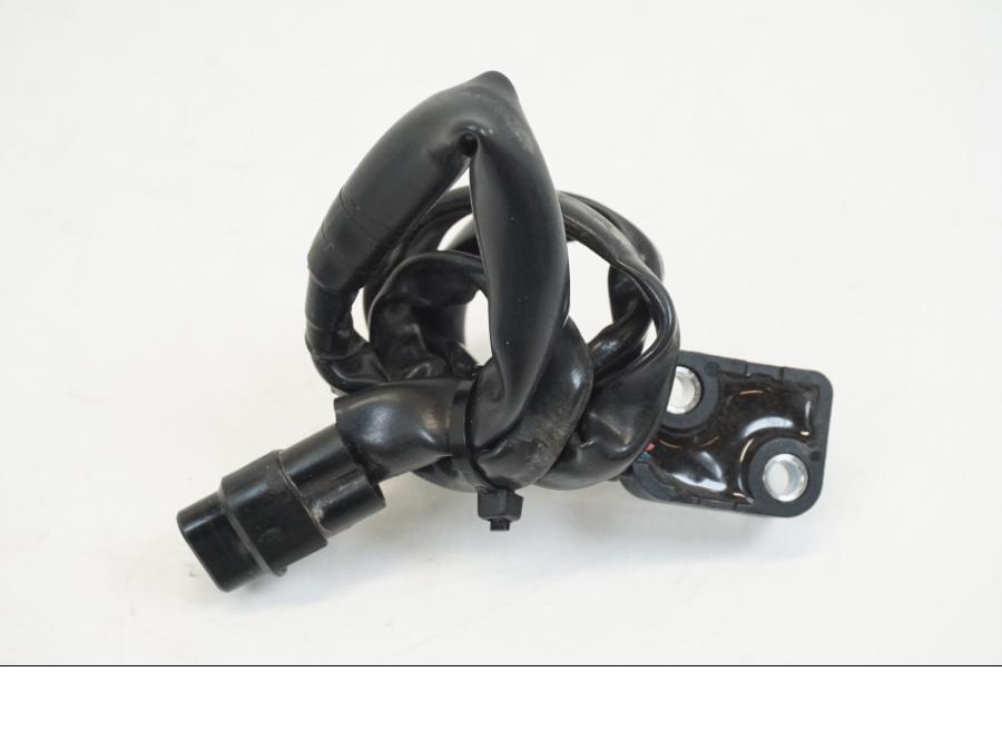 Snett nerifrån på Kopplingskontakt från en Ducati Streetfighter V4 -2020 motorcykel.