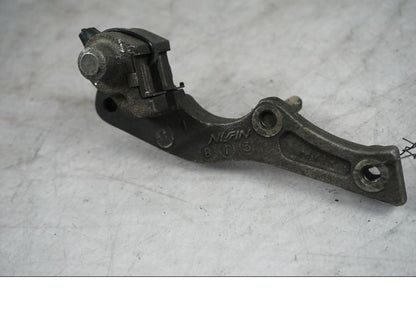 Vänster sida på Bromsoksfäste från en Honda XRV 750 -1999 motorcykel.