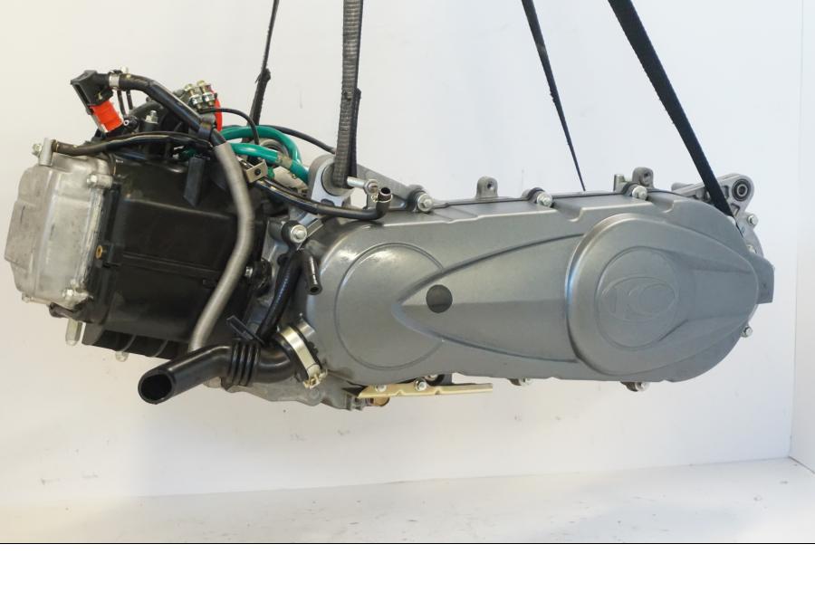 Framsidan på Motor från en Kymco Agility 125 -2019 scooter.