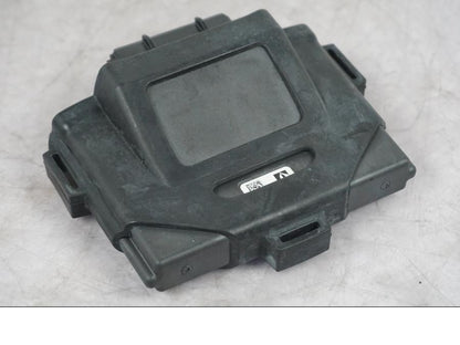 Framsidan på Kontrollenhet från en KTM 1290 Super Duke R -2022 motorcykel.