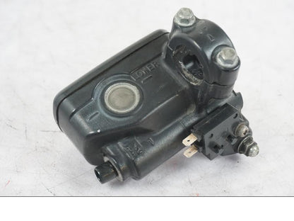 Framsidan på Bromshuvudcylinder från en Honda CBR 1000 F -1989 motorcykel.