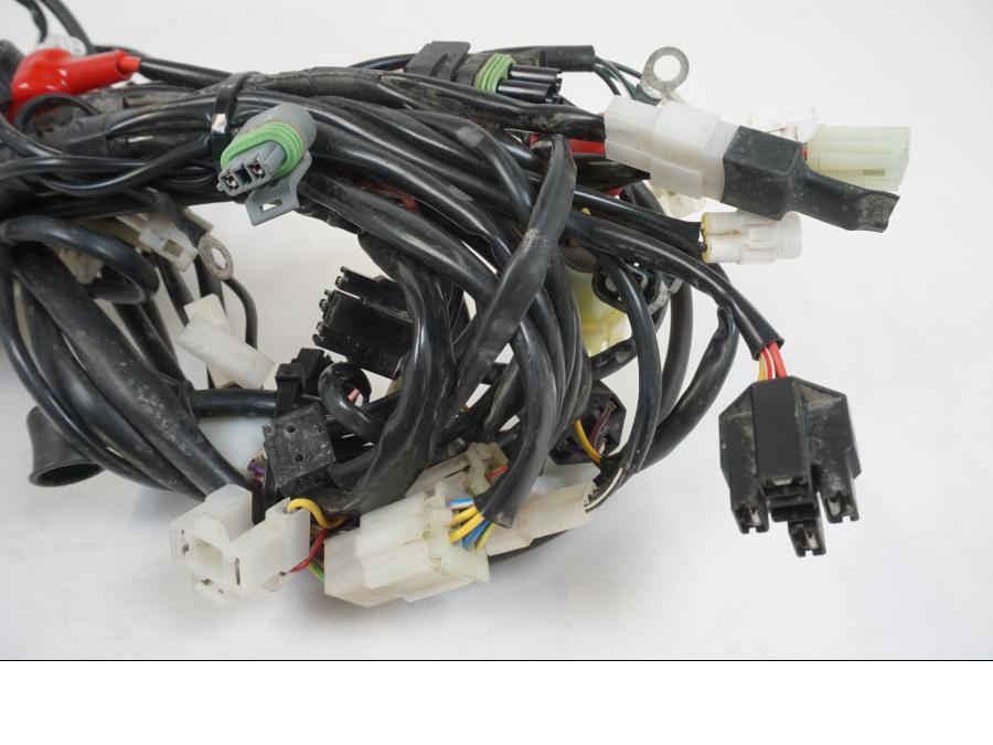 Snett nerifrån på Kabelstam från en AJP PR7 -2021 motorcykel.