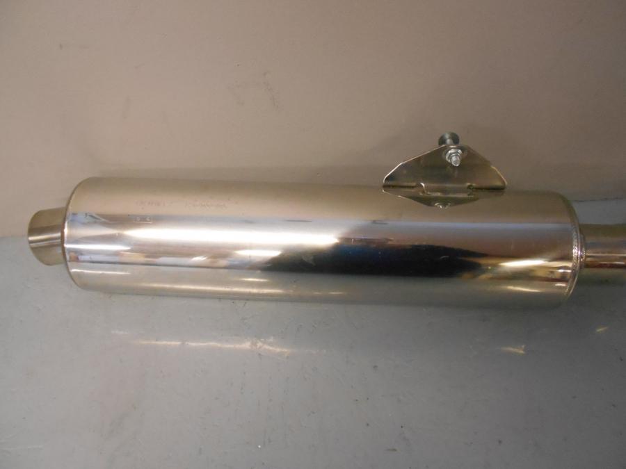 Baksidan på Ljuddämpare från en Honda CBR 600 -2001 motorcykel.